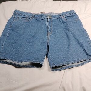 Levi's 550 relaxed fit women's shorts size 24